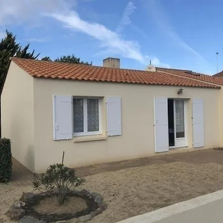 House 400m Plage Commerces Et Animations Maison De Pays 5 Personnes 1